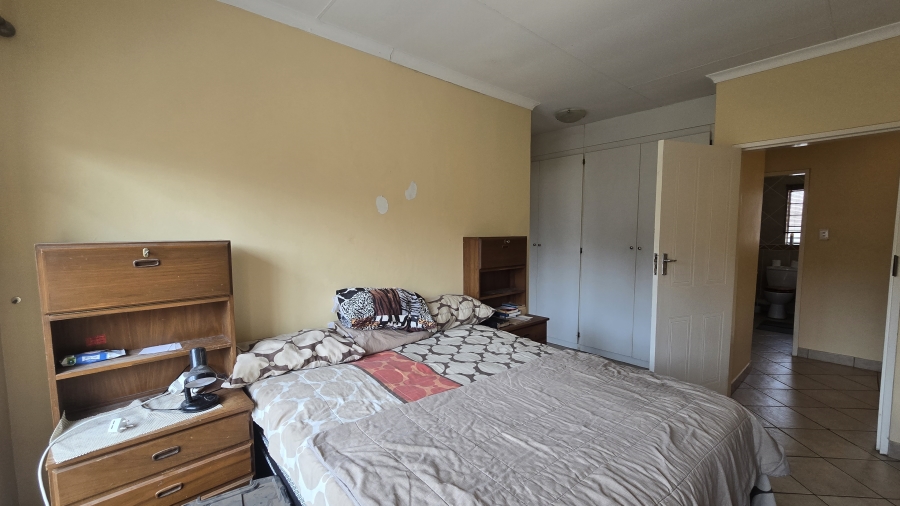 2 Bedroom Property for Sale in The Wilds Gauteng