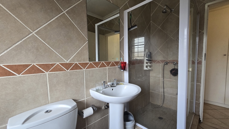 2 Bedroom Property for Sale in The Wilds Gauteng