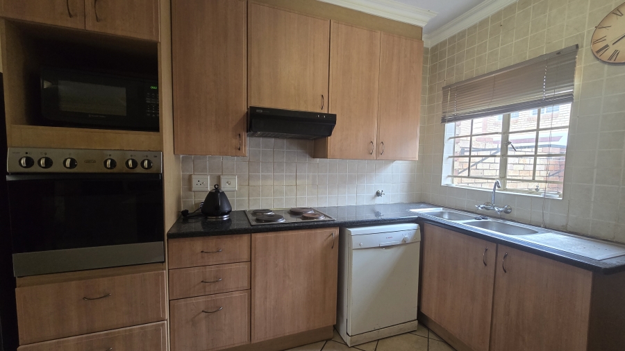 2 Bedroom Property for Sale in The Wilds Gauteng