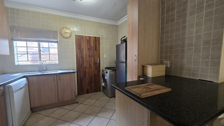 2 Bedroom Property for Sale in The Wilds Gauteng
