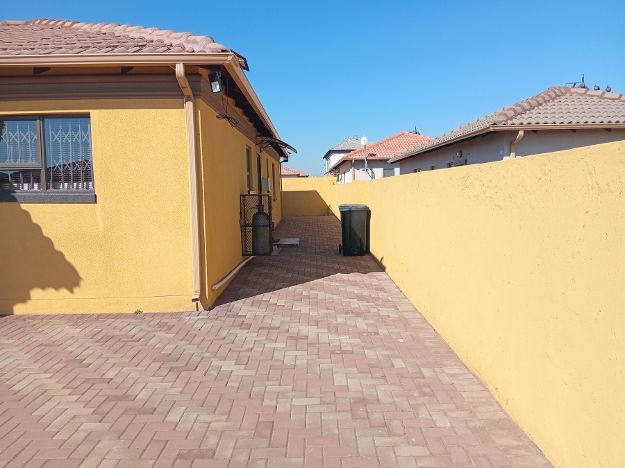 3 Bedroom Property for Sale in Dawn Park Gauteng