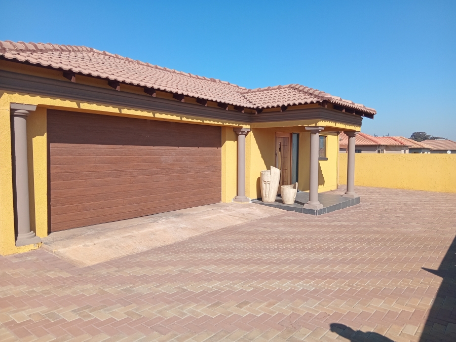 3 Bedroom Property for Sale in Dawn Park Gauteng