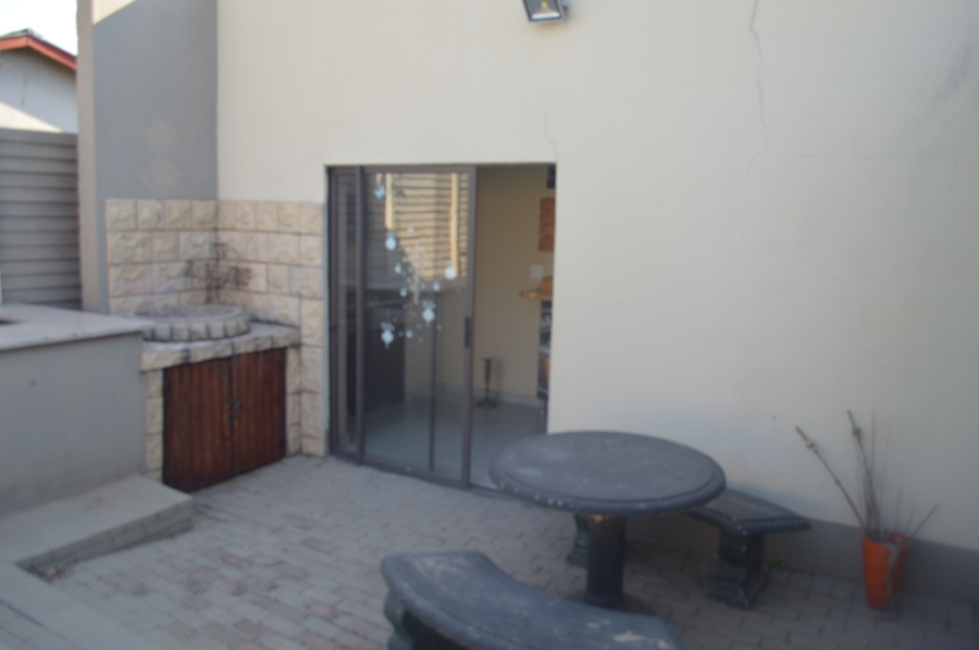 4 Bedroom Property for Sale in Riversdale Gauteng