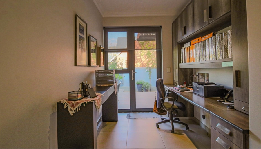 2 Bedroom Property for Sale in Midlands Estate Gauteng