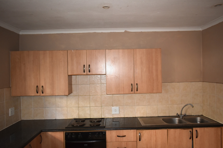 2 Bedroom Property for Sale in Pretoria North Gauteng