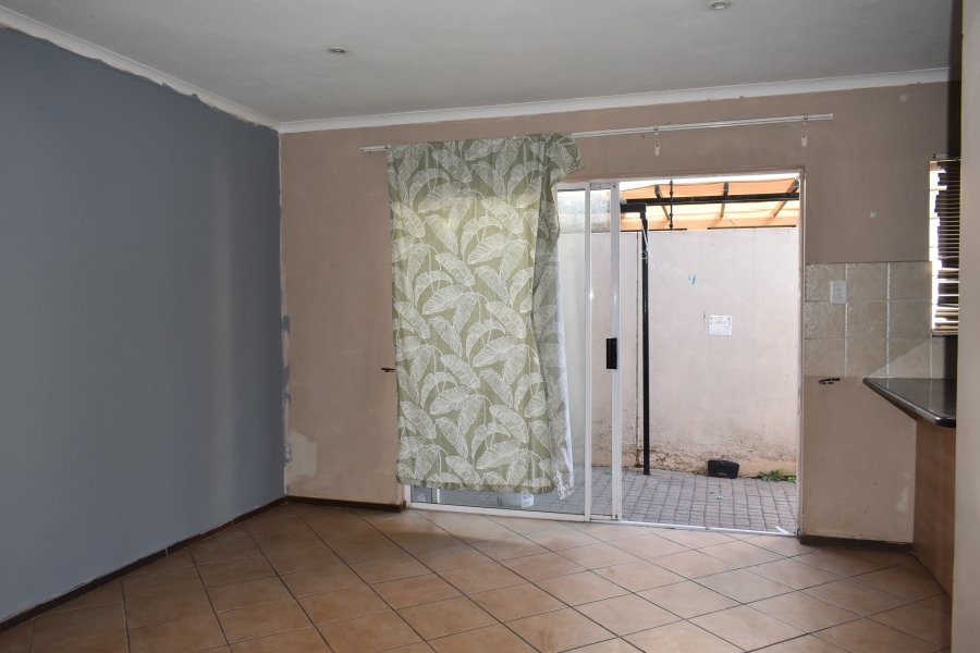 2 Bedroom Property for Sale in Pretoria North Gauteng