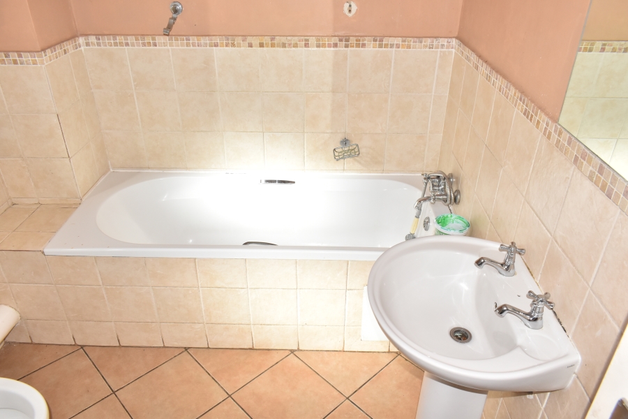 2 Bedroom Property for Sale in Pretoria North Gauteng