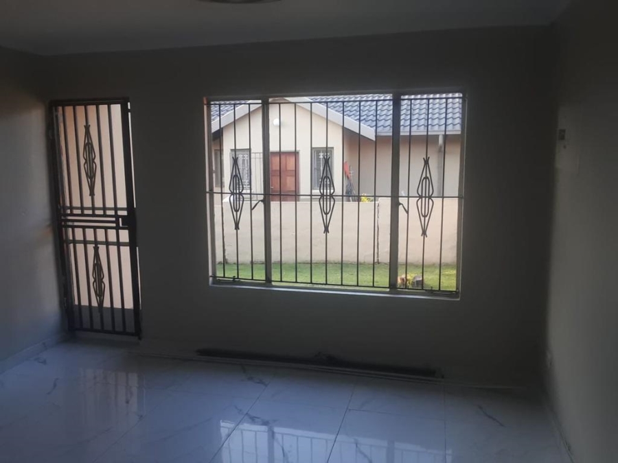 To Let 3 Bedroom Property for Rent in Ormonde Gauteng