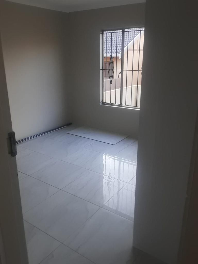 To Let 3 Bedroom Property for Rent in Ormonde Gauteng