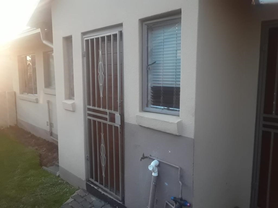 To Let 3 Bedroom Property for Rent in Ormonde Gauteng