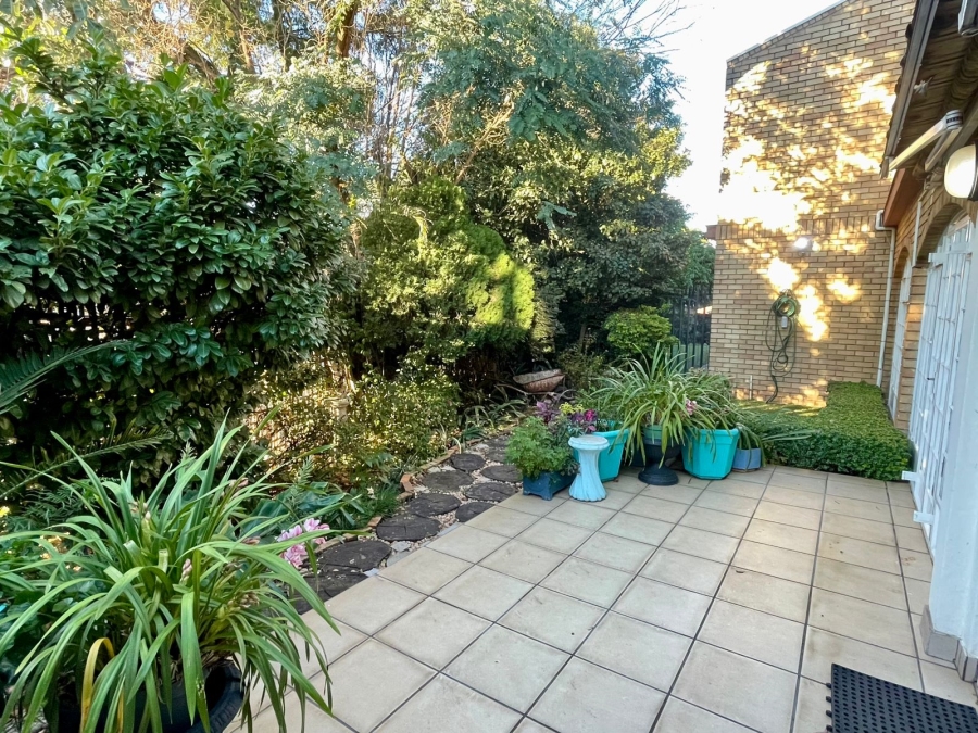 4 Bedroom Property for Sale in Groenkloof Gauteng