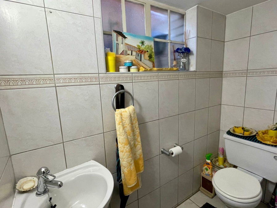 4 Bedroom Property for Sale in Groenkloof Gauteng
