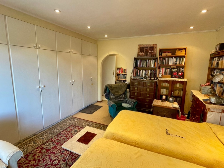 4 Bedroom Property for Sale in Groenkloof Gauteng
