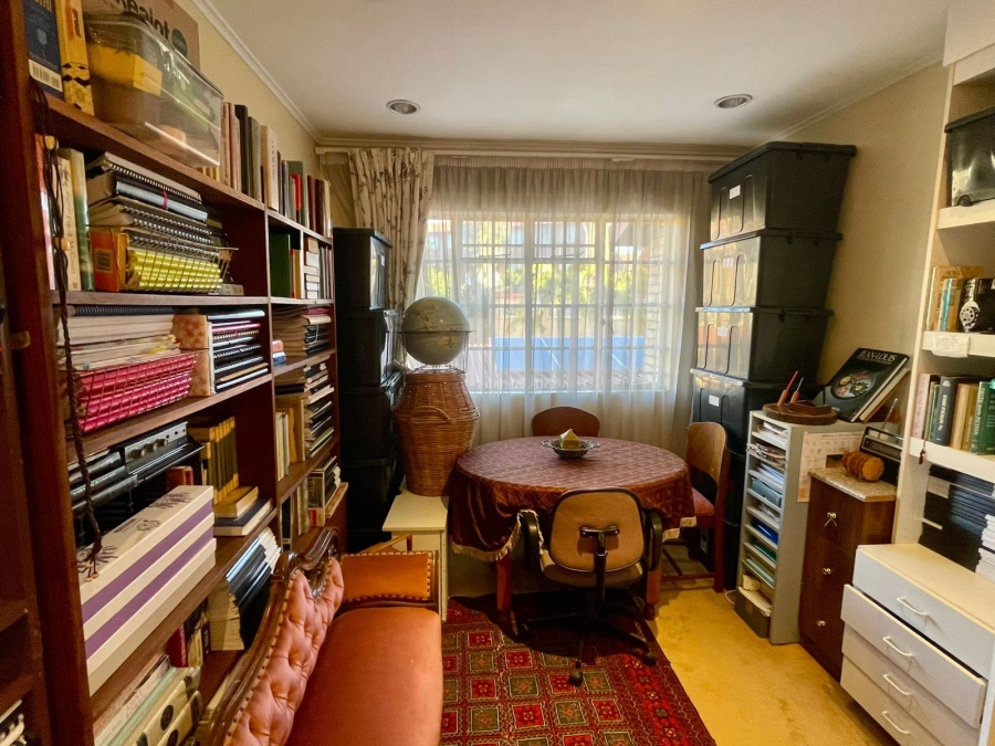 4 Bedroom Property for Sale in Groenkloof Gauteng