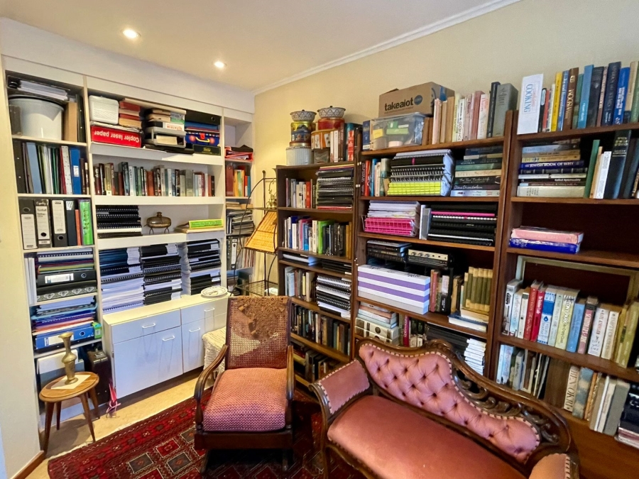 4 Bedroom Property for Sale in Groenkloof Gauteng