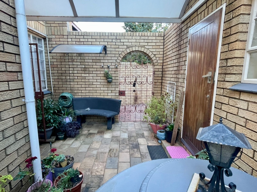 4 Bedroom Property for Sale in Groenkloof Gauteng