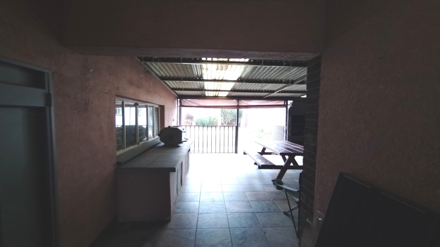 To Let 4 Bedroom Property for Rent in Vanderbijlpark SW 5 Gauteng