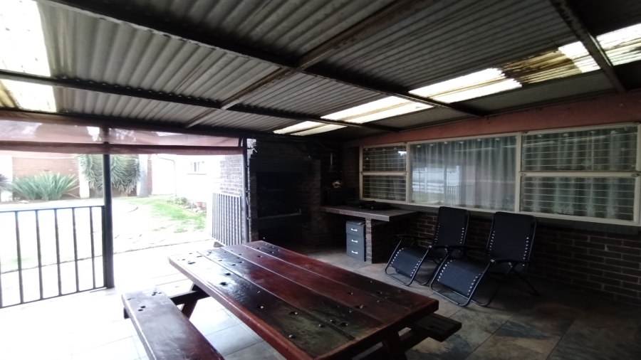 To Let 4 Bedroom Property for Rent in Vanderbijlpark SW 5 Gauteng