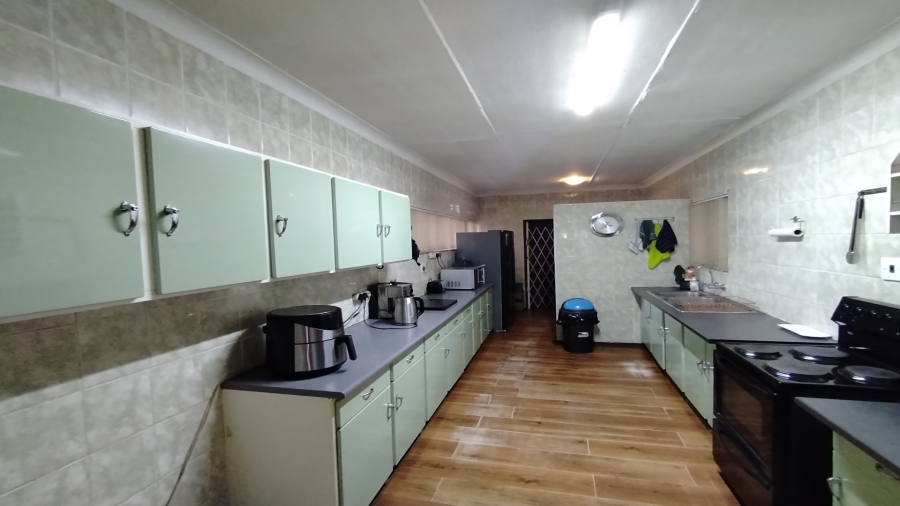 To Let 4 Bedroom Property for Rent in Vanderbijlpark SW 5 Gauteng