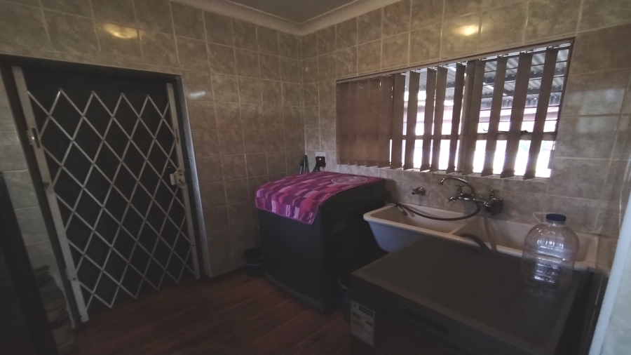 To Let 4 Bedroom Property for Rent in Vanderbijlpark SW 5 Gauteng