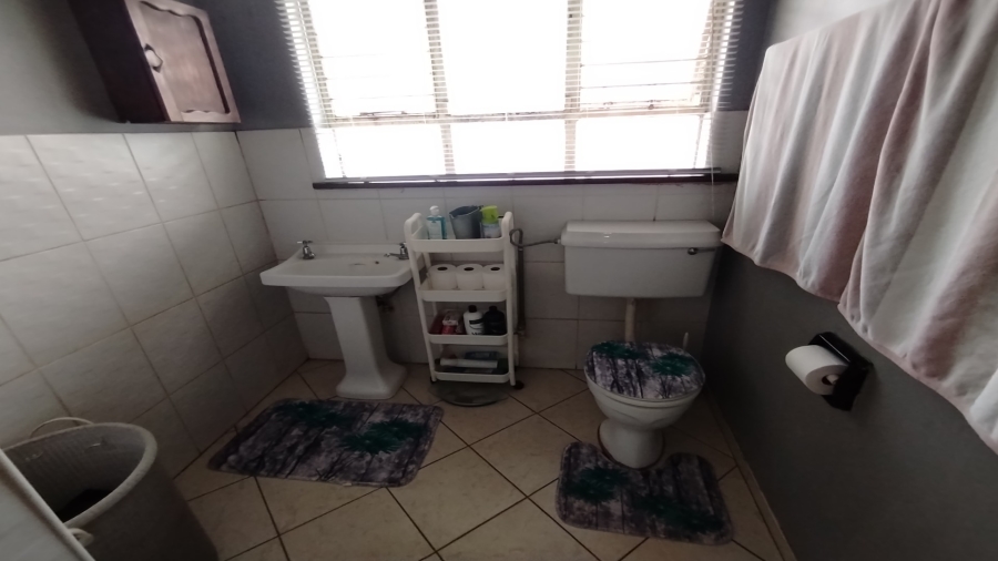 To Let 4 Bedroom Property for Rent in Vanderbijlpark SW 5 Gauteng