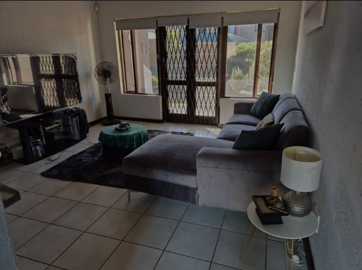 2 Bedroom Property for Sale in Glenvista Gauteng