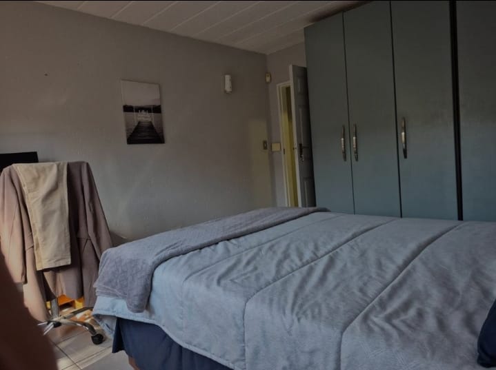 2 Bedroom Property for Sale in Glenvista Gauteng
