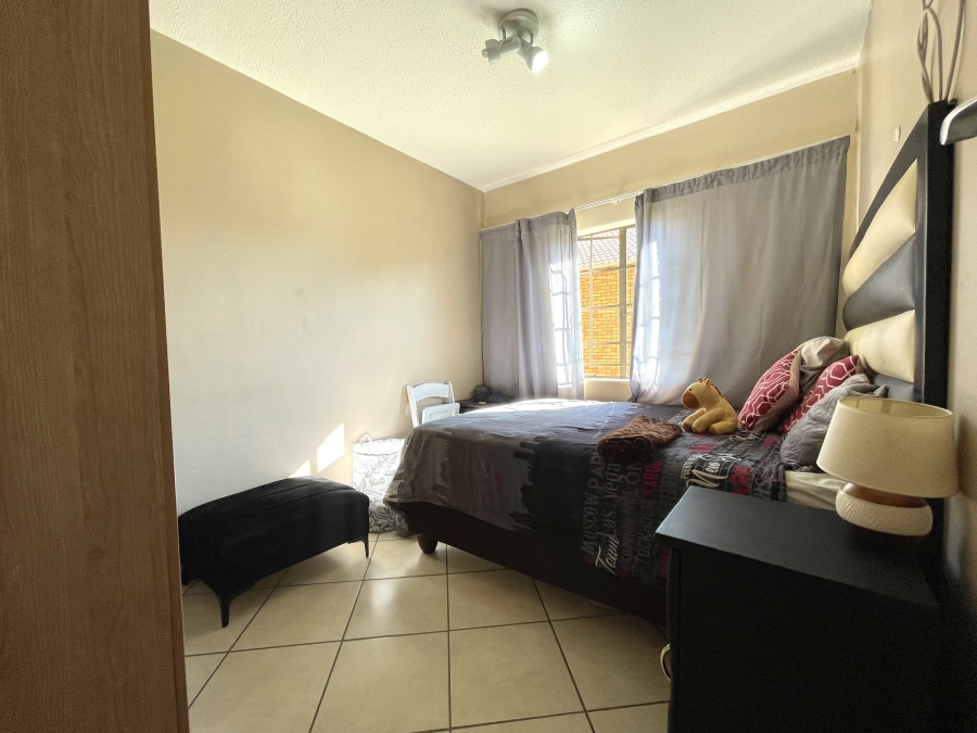 2 Bedroom Property for Sale in Noordwyk Gauteng