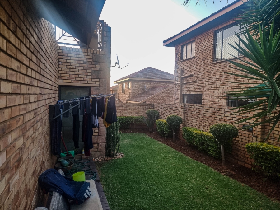 3 Bedroom Property for Sale in Ruimsig Gauteng