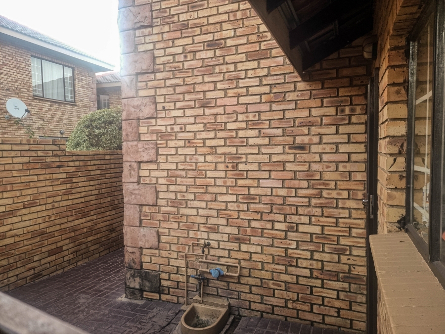 3 Bedroom Property for Sale in Ruimsig Gauteng