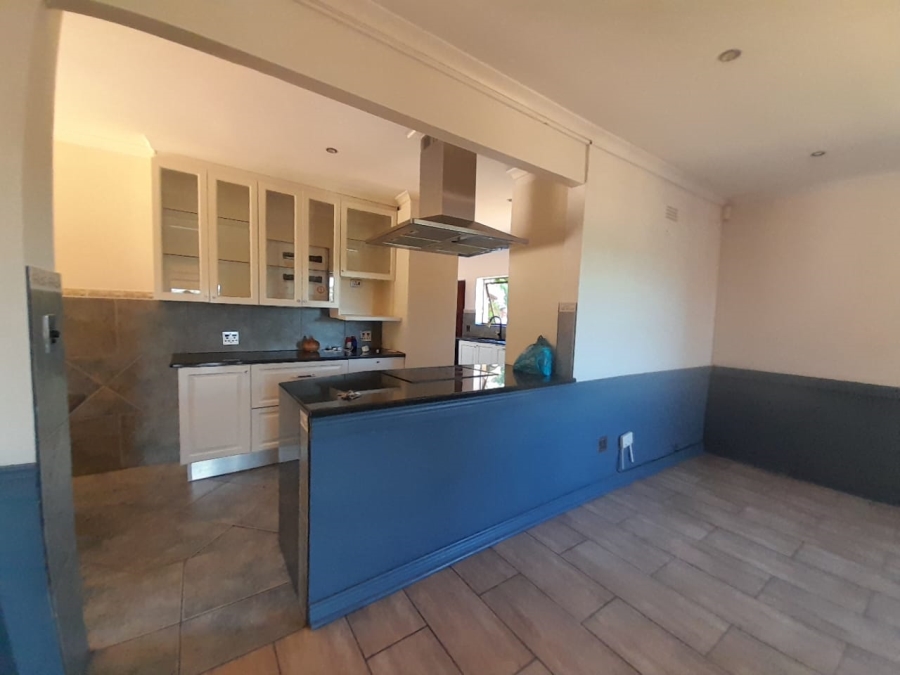 To Let 4 Bedroom Property for Rent in Helderkruin Gauteng