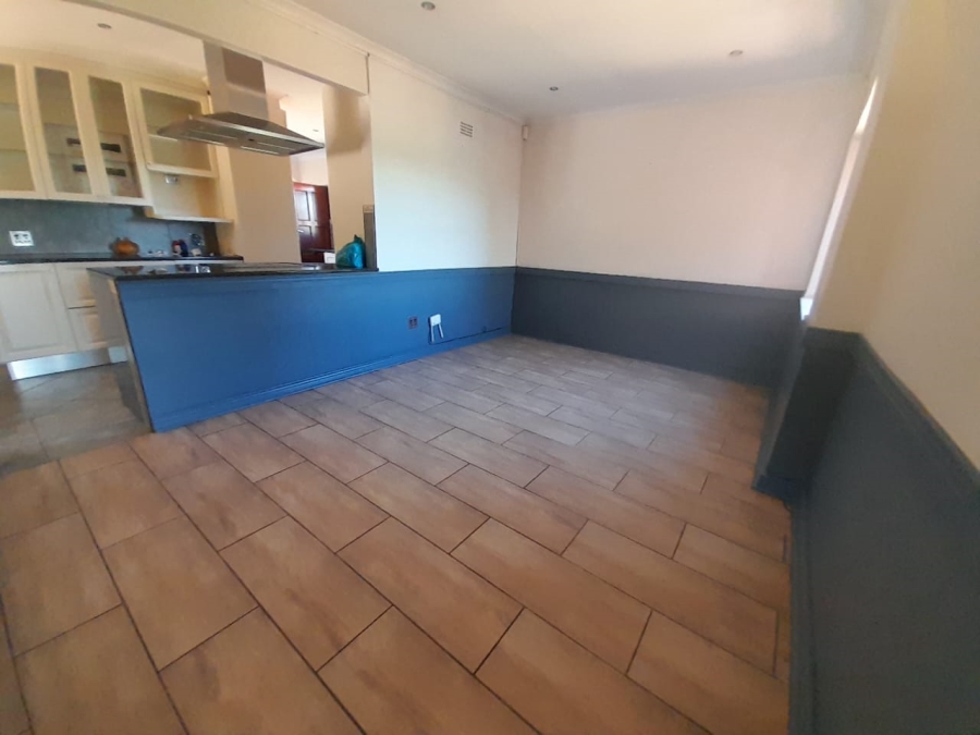 To Let 4 Bedroom Property for Rent in Helderkruin Gauteng