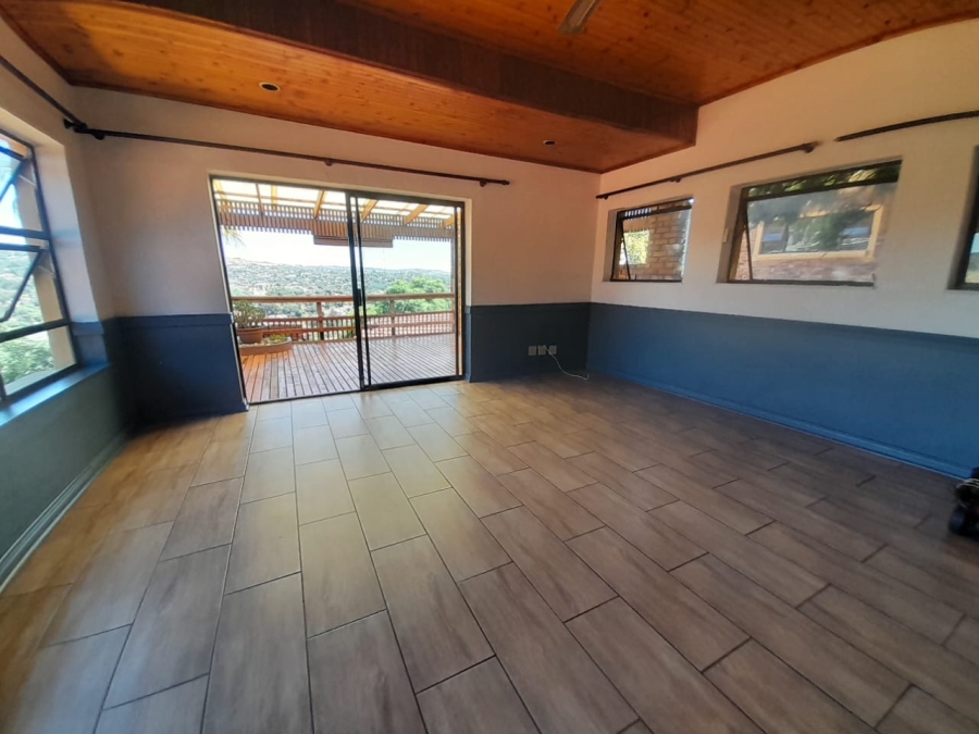 To Let 4 Bedroom Property for Rent in Helderkruin Gauteng