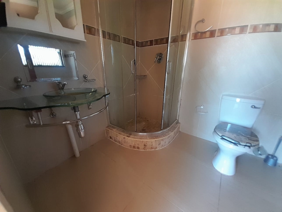 To Let 4 Bedroom Property for Rent in Helderkruin Gauteng