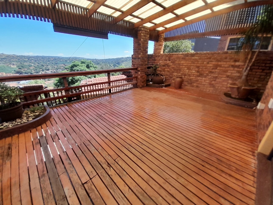 To Let 4 Bedroom Property for Rent in Helderkruin Gauteng