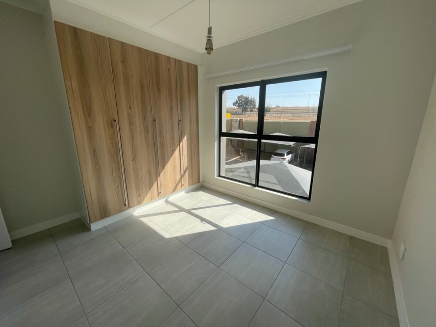 To Let 3 Bedroom Property for Rent in Waterfall Gauteng