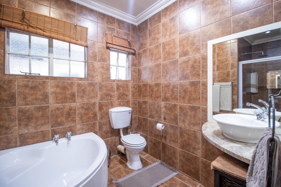 4 Bedroom Property for Sale in Albertville Gauteng