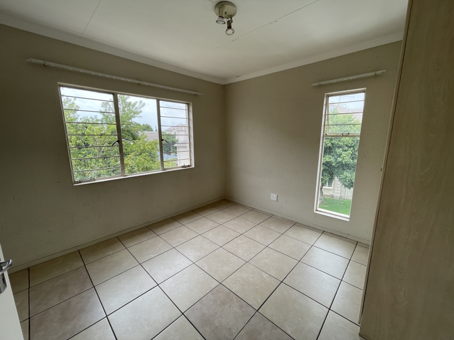 To Let 2 Bedroom Property for Rent in Klippoortje Gauteng