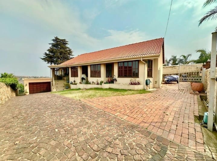 4 Bedroom Property for Sale in Oakdene Gauteng