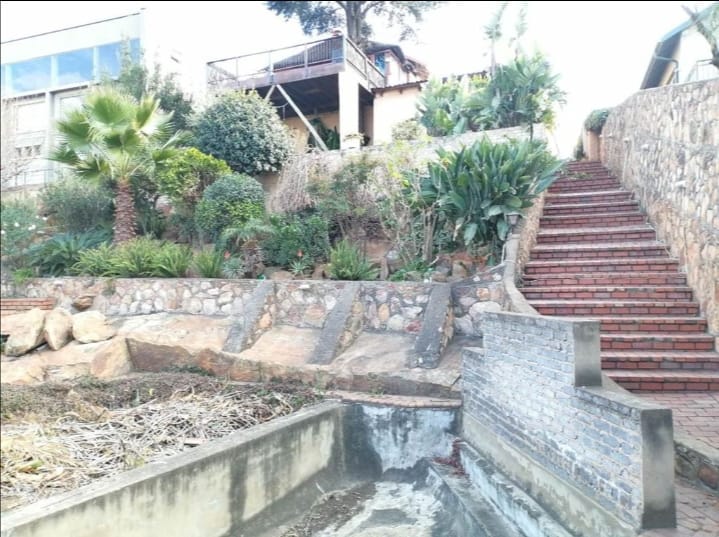 4 Bedroom Property for Sale in Oakdene Gauteng