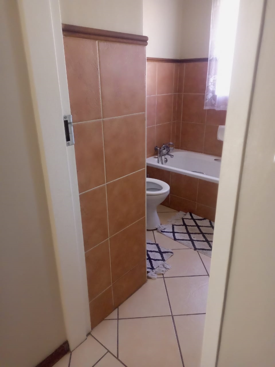 2 Bedroom Property for Sale in Mooikloof Ridge Gauteng