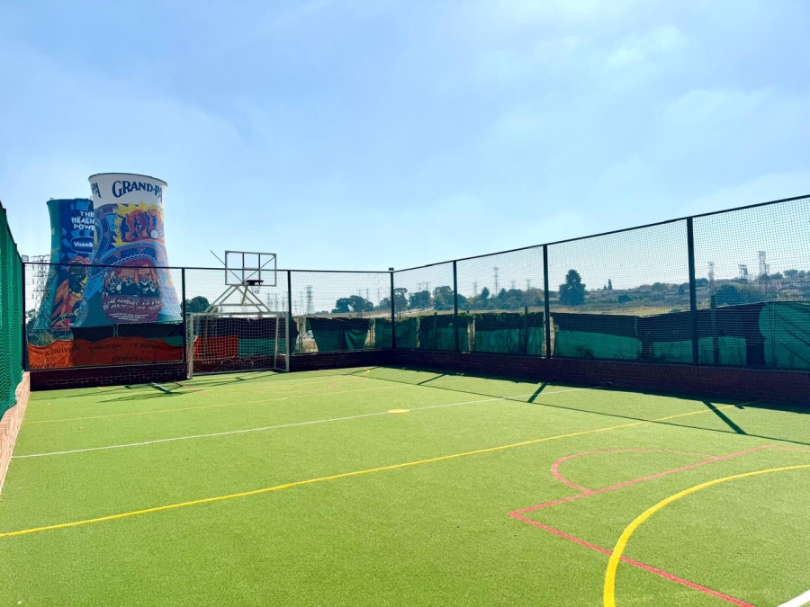 To Let 2 Bedroom Property for Rent in Orlando Gauteng
