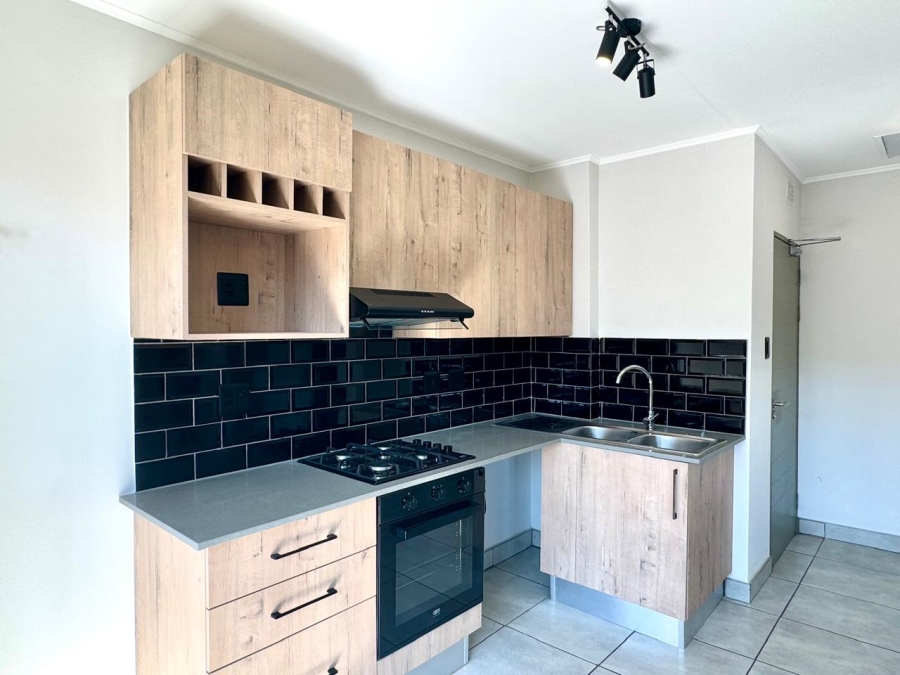 To Let 2 Bedroom Property for Rent in Orlando Gauteng