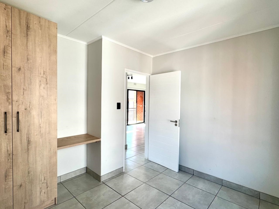 To Let 2 Bedroom Property for Rent in Orlando Gauteng