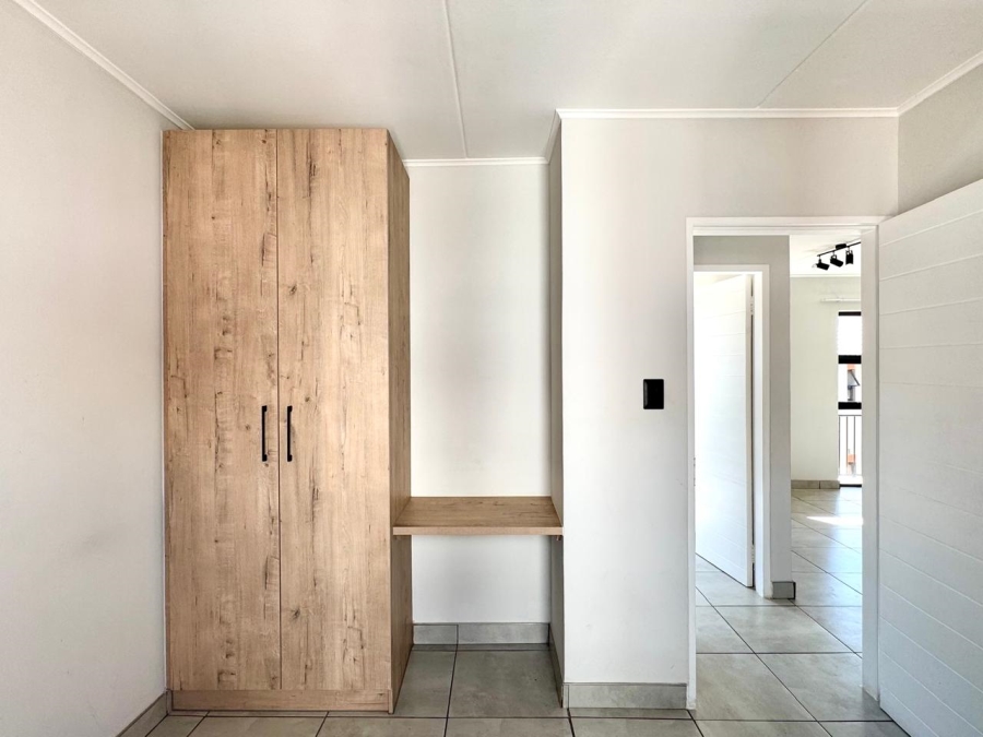 To Let 2 Bedroom Property for Rent in Orlando Gauteng