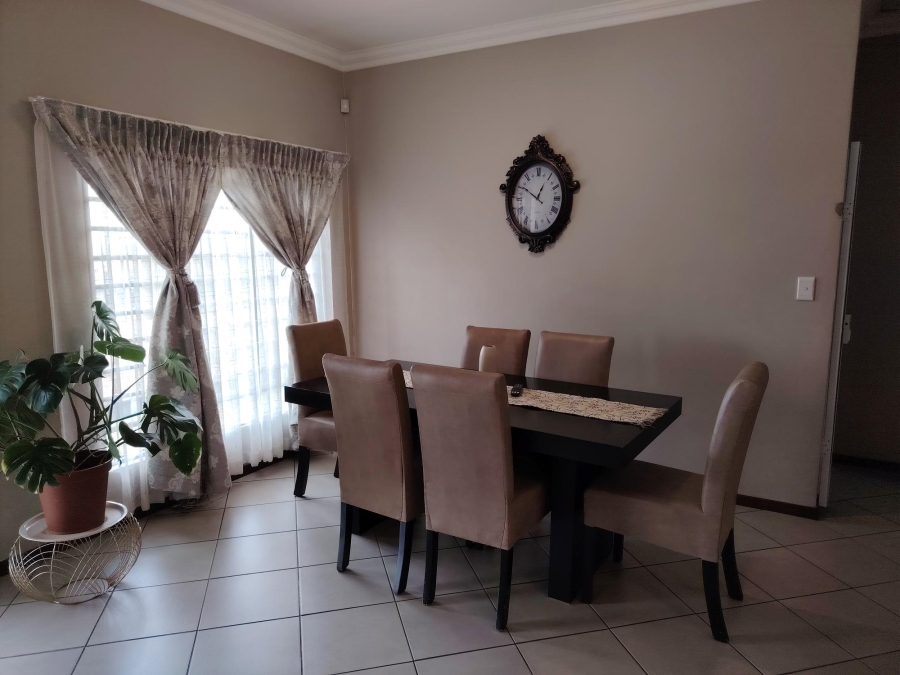 3 Bedroom Property for Sale in Monavoni Gauteng