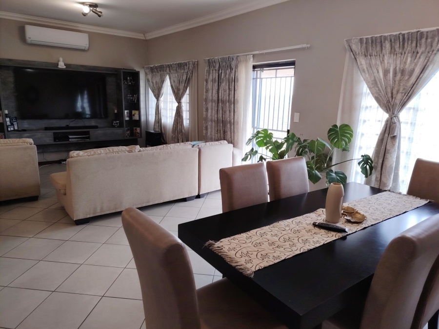 3 Bedroom Property for Sale in Monavoni Gauteng