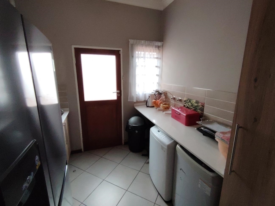 3 Bedroom Property for Sale in Monavoni Gauteng