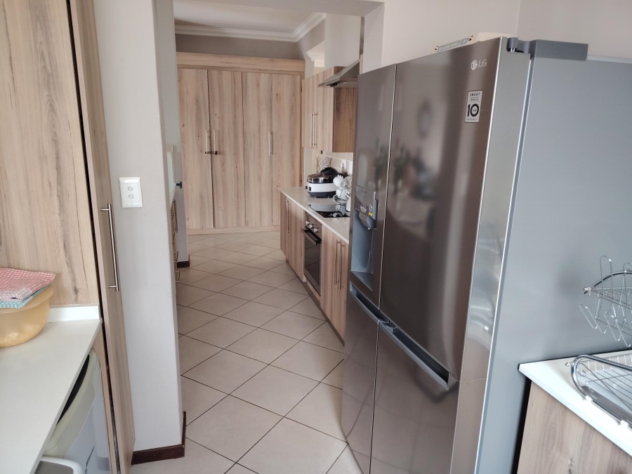 3 Bedroom Property for Sale in Monavoni Gauteng