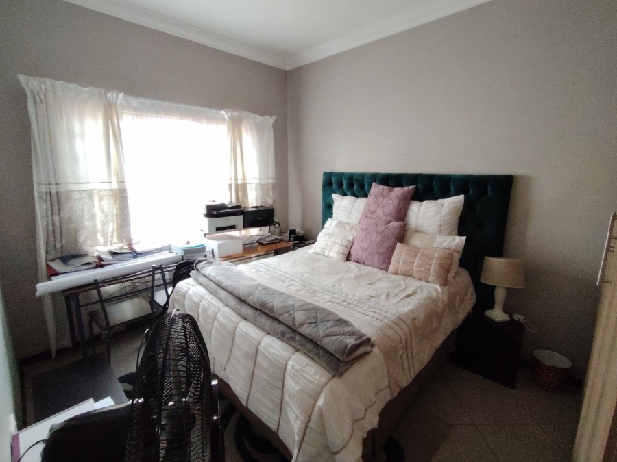 3 Bedroom Property for Sale in Monavoni Gauteng
